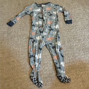 Magnetic Me footie pajamas in size 9-12 months. Artic animal design, baby pjs